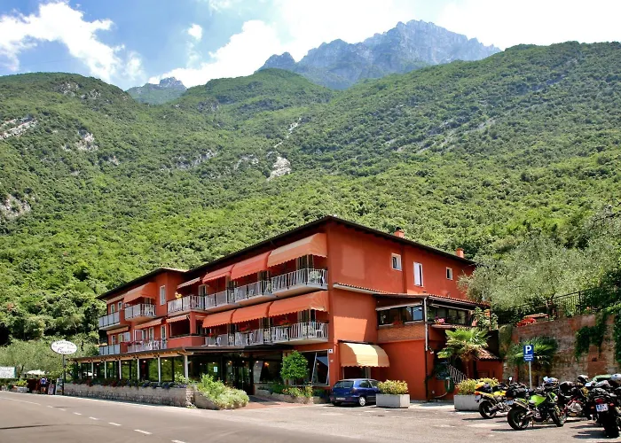 Hotel Baitone - Nature Village Malcesine
